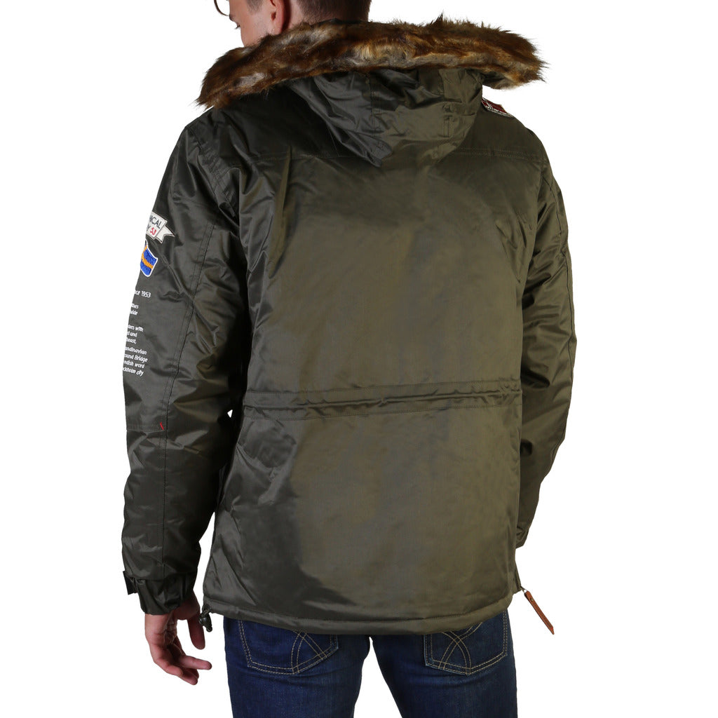 Geographical Norway - Barman_man - mem39