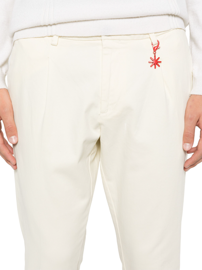 Manuel Ritz pantaloni chino in twill con pinces panna